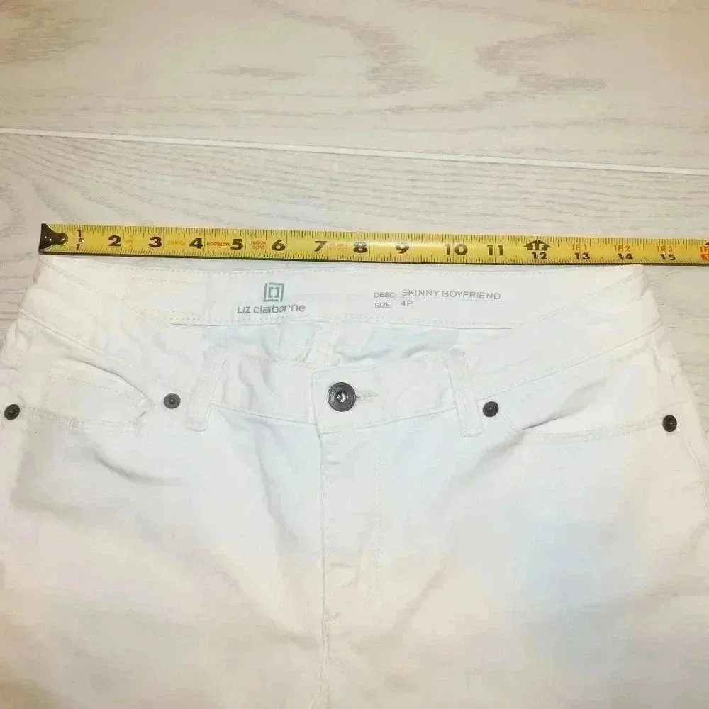 Liz Claiborne Skinny Boyfriend, White jean, Size 4P - Picture 3 of 9